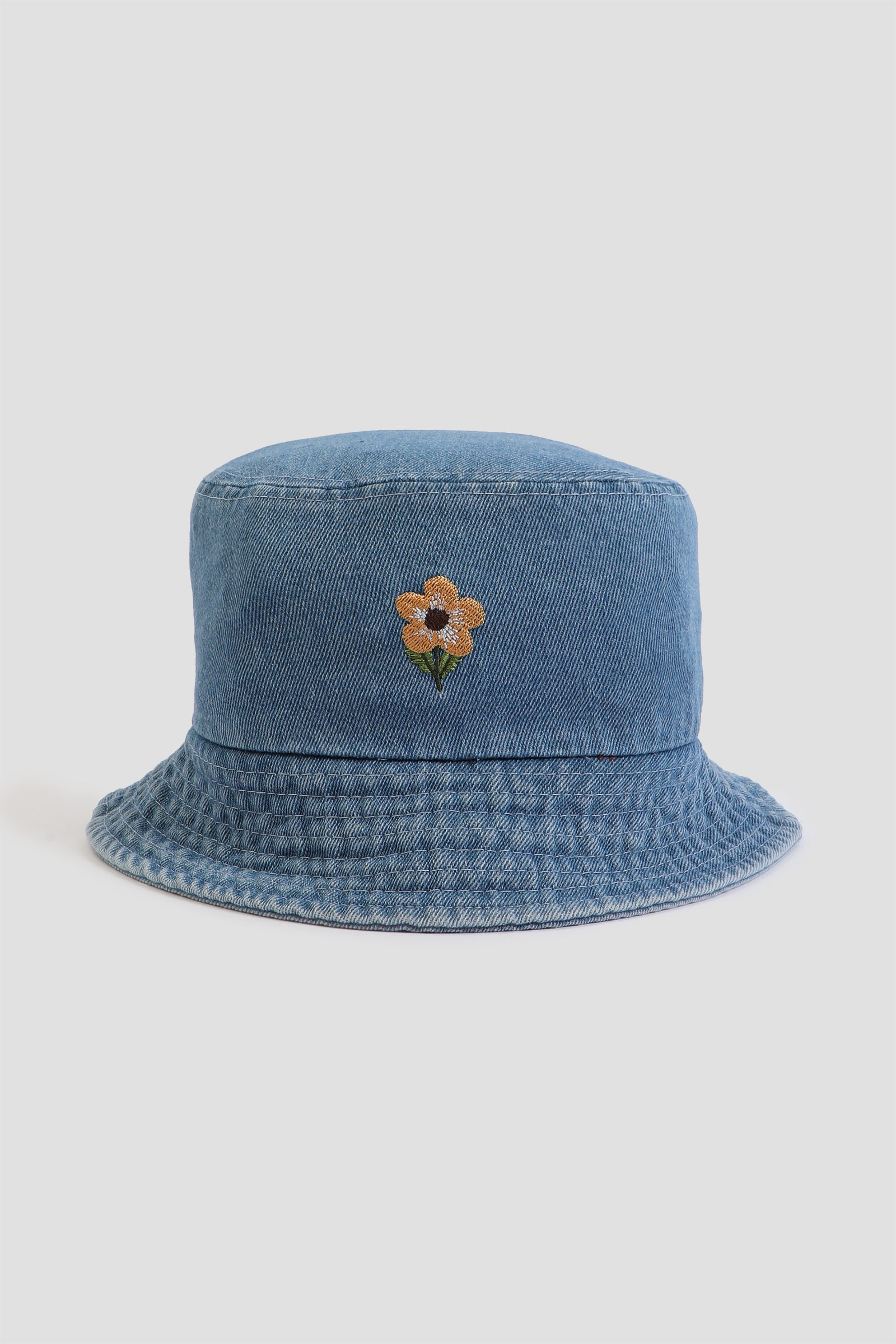 Ardene Daisy Denim Bucket Hat in Medium Blue