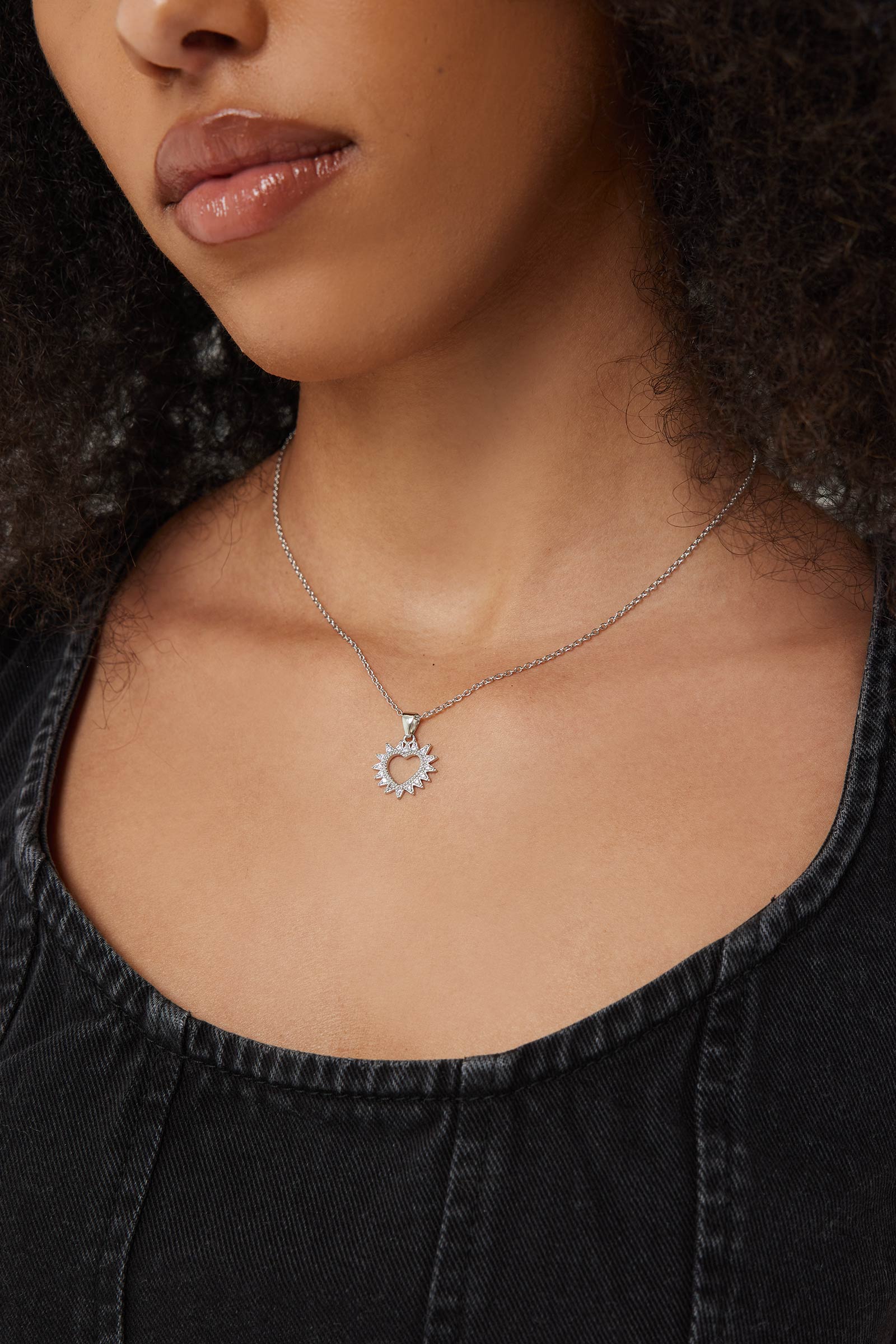 Ardene Starburst Chain Necklace in Silver