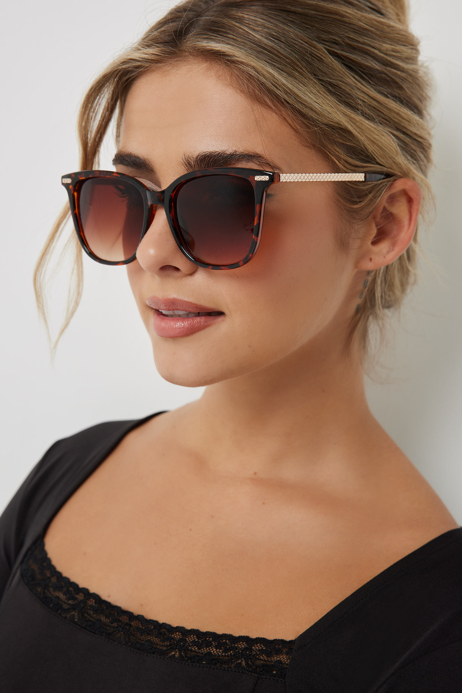Ardene Tortoiseshell Wayfarer Sunglasses in Brown