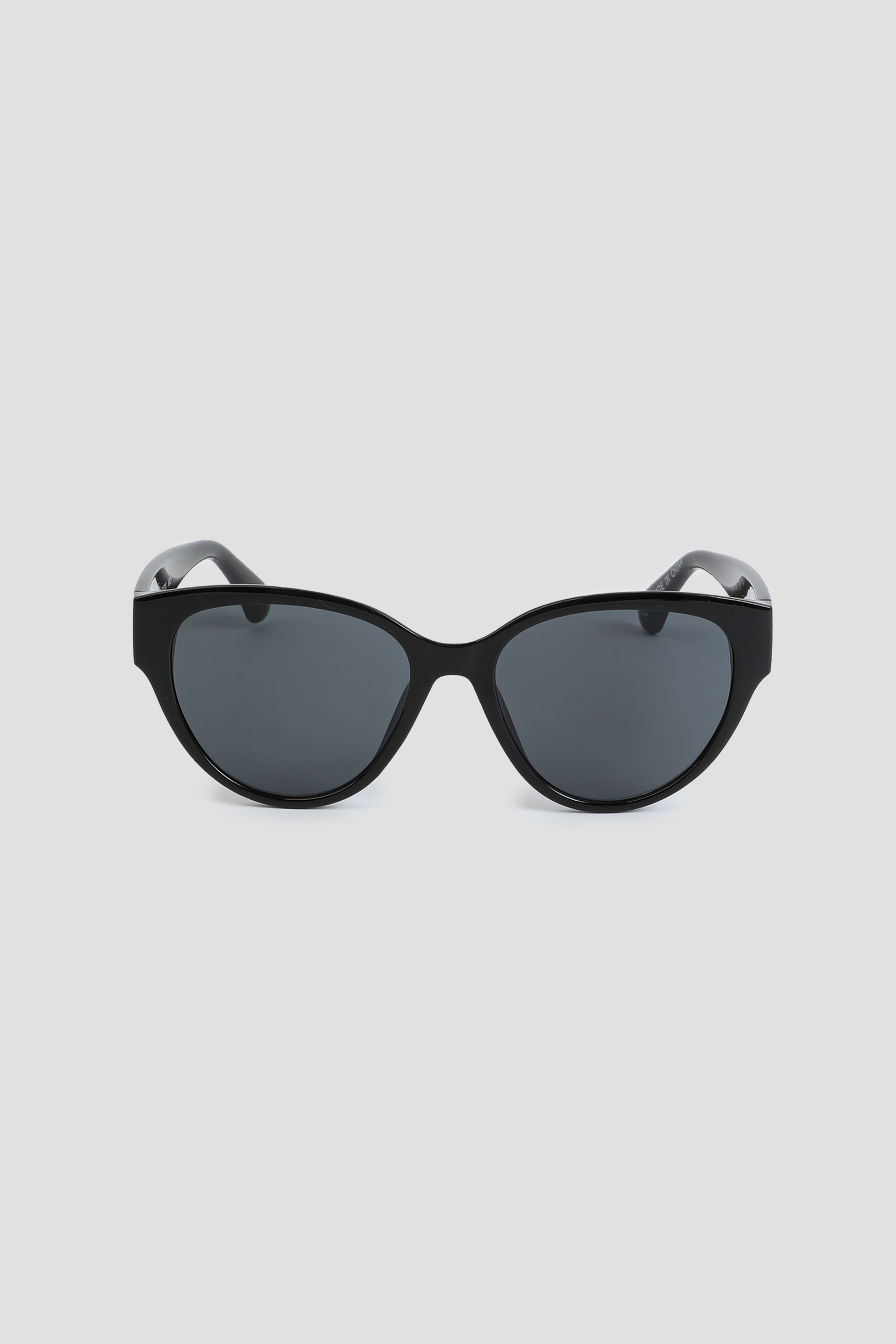 Ardene Cat Eye Sunglasses with Heart Details in