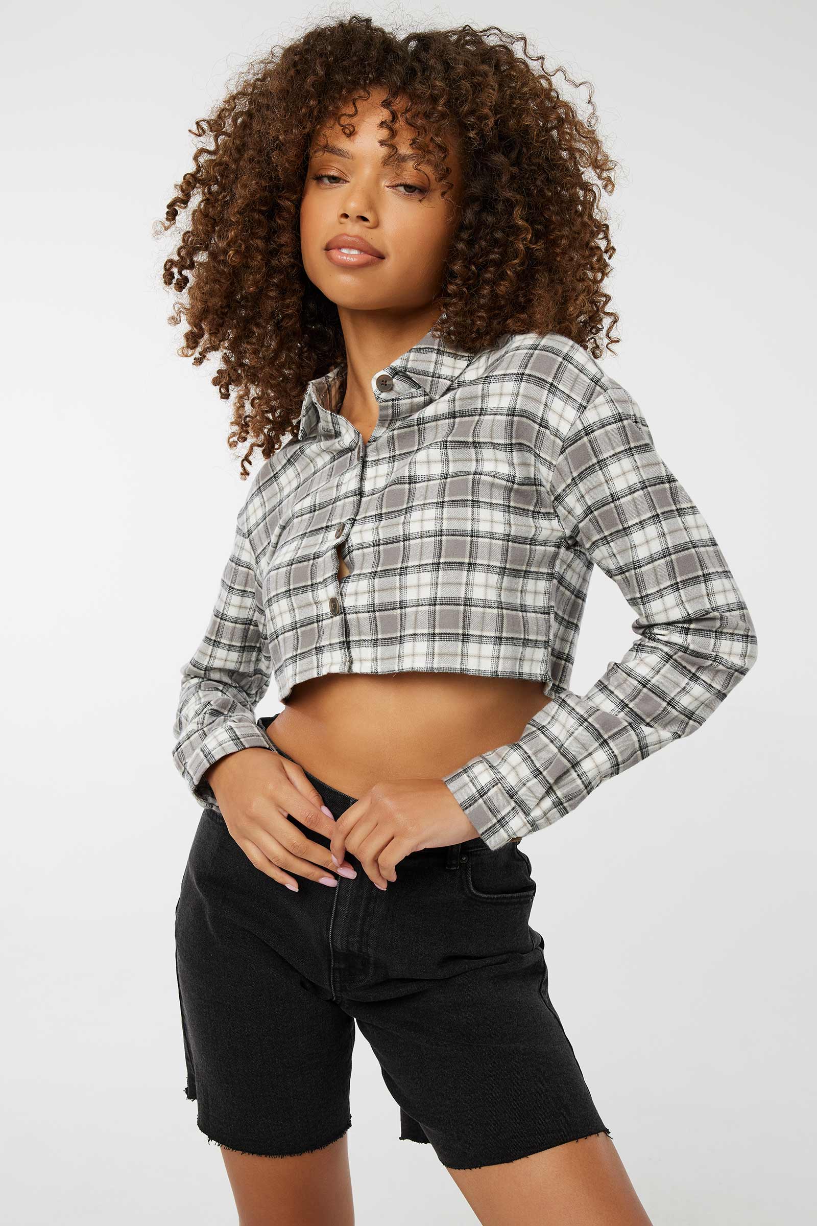 Ardene Ultra Cropped Plaid Flannel Shirt in Grey | Size | 100% Cotton