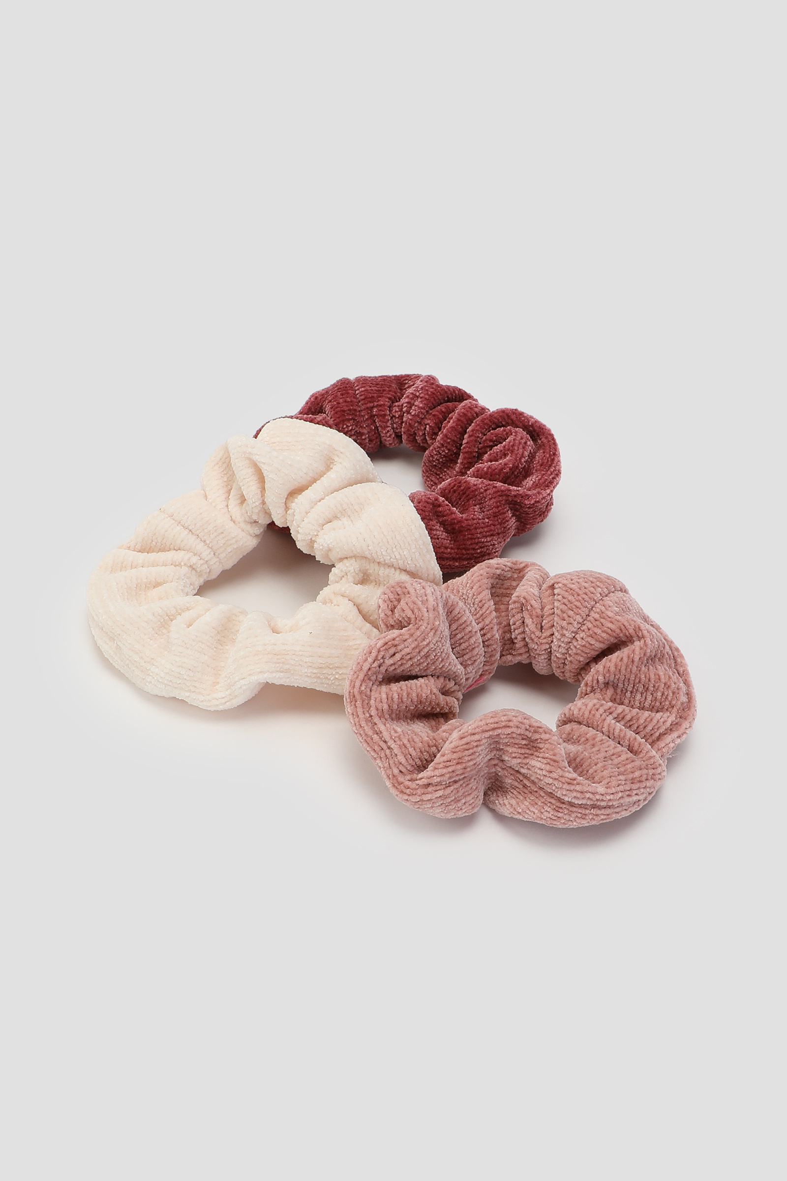 Ardene 3-Pack Velvet Scrunchies in Medium Pink